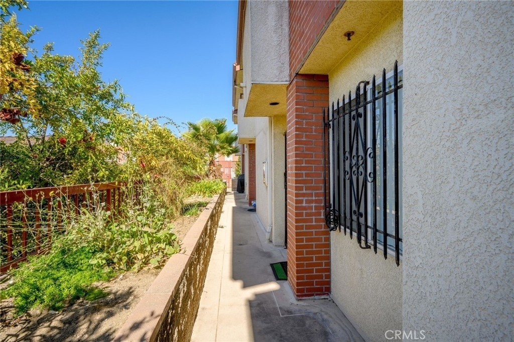 918 E Harvard Street - Photo 10