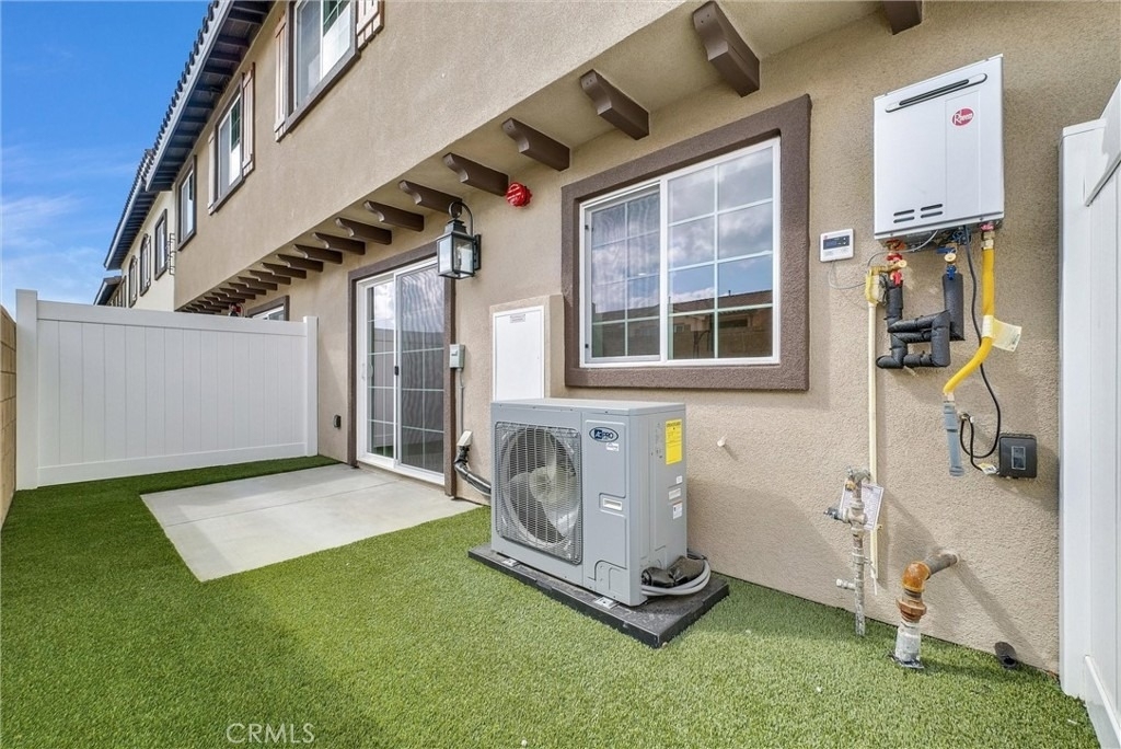 16385 Valencia Avenue - Photo 13
