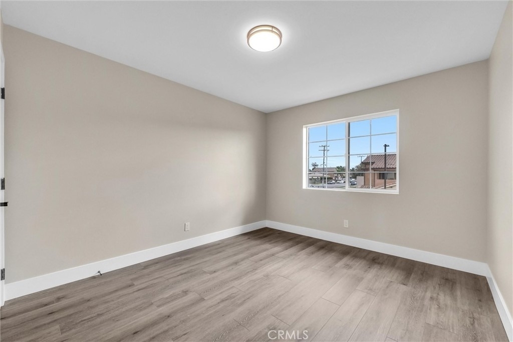 16385 Valencia Avenue - Photo 26