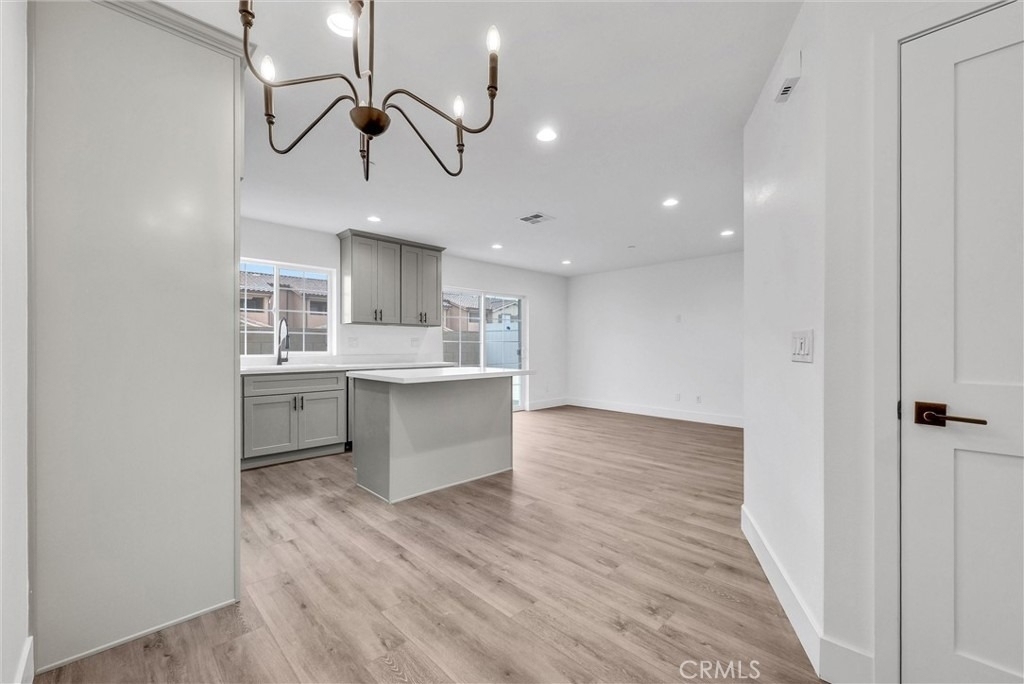 16385 Valencia Avenue - Photo 4