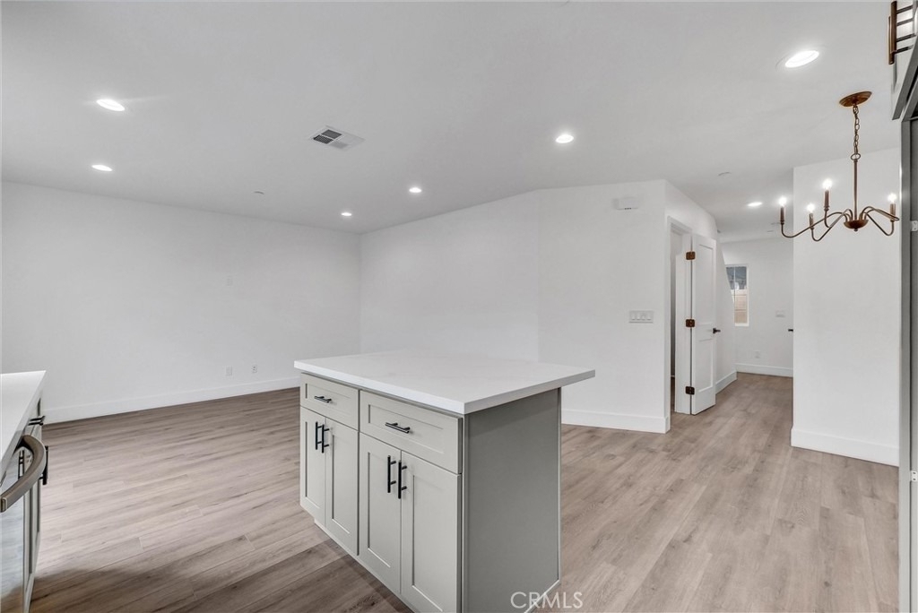 16385 Valencia Avenue - Photo 8