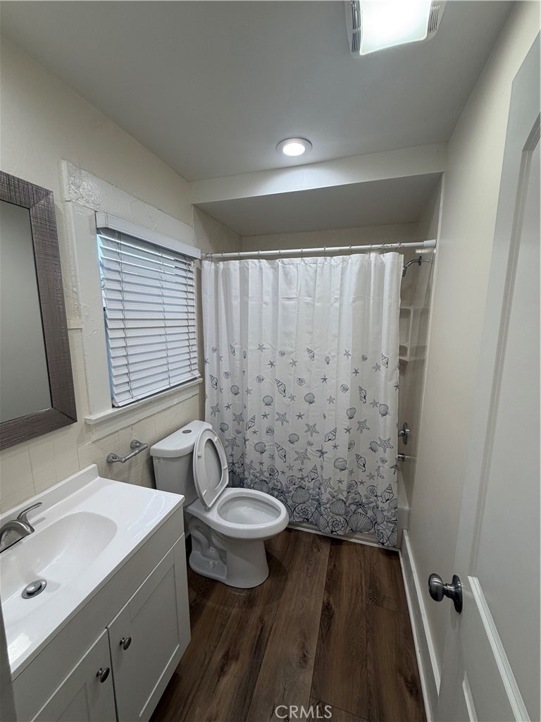 221 E Foothill - Photo 4