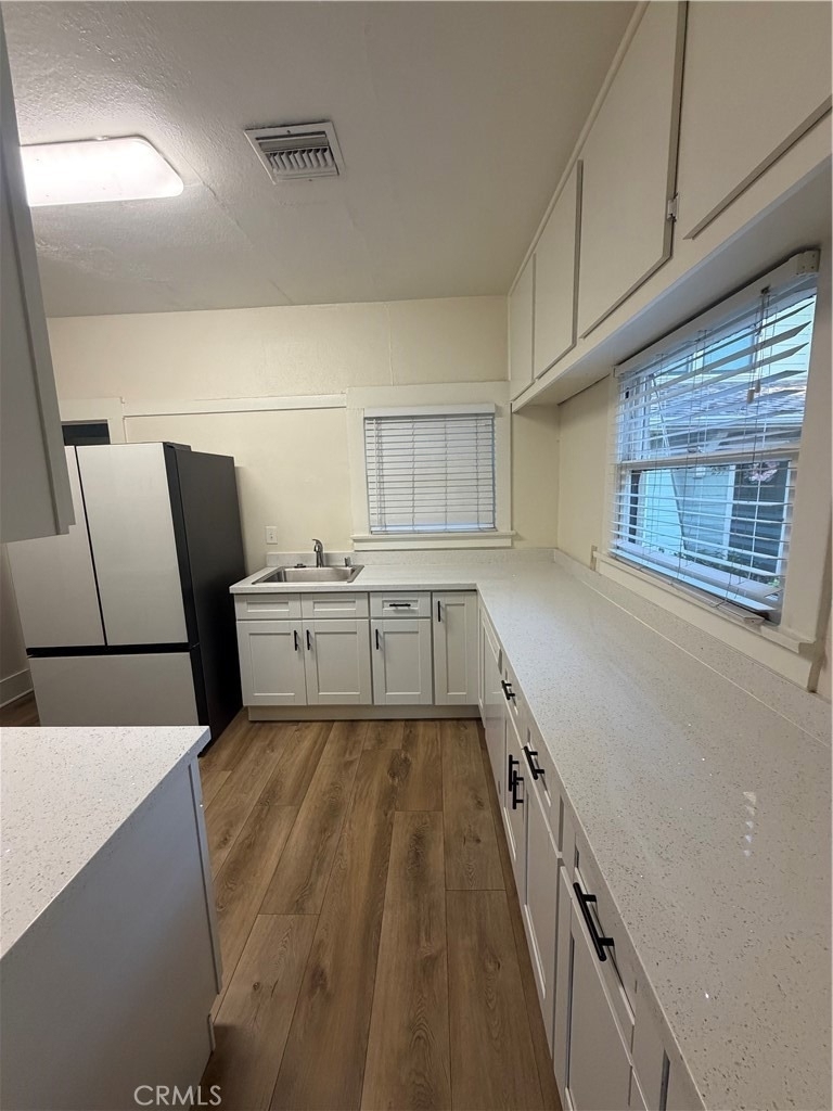 221 E Foothill - Photo 10