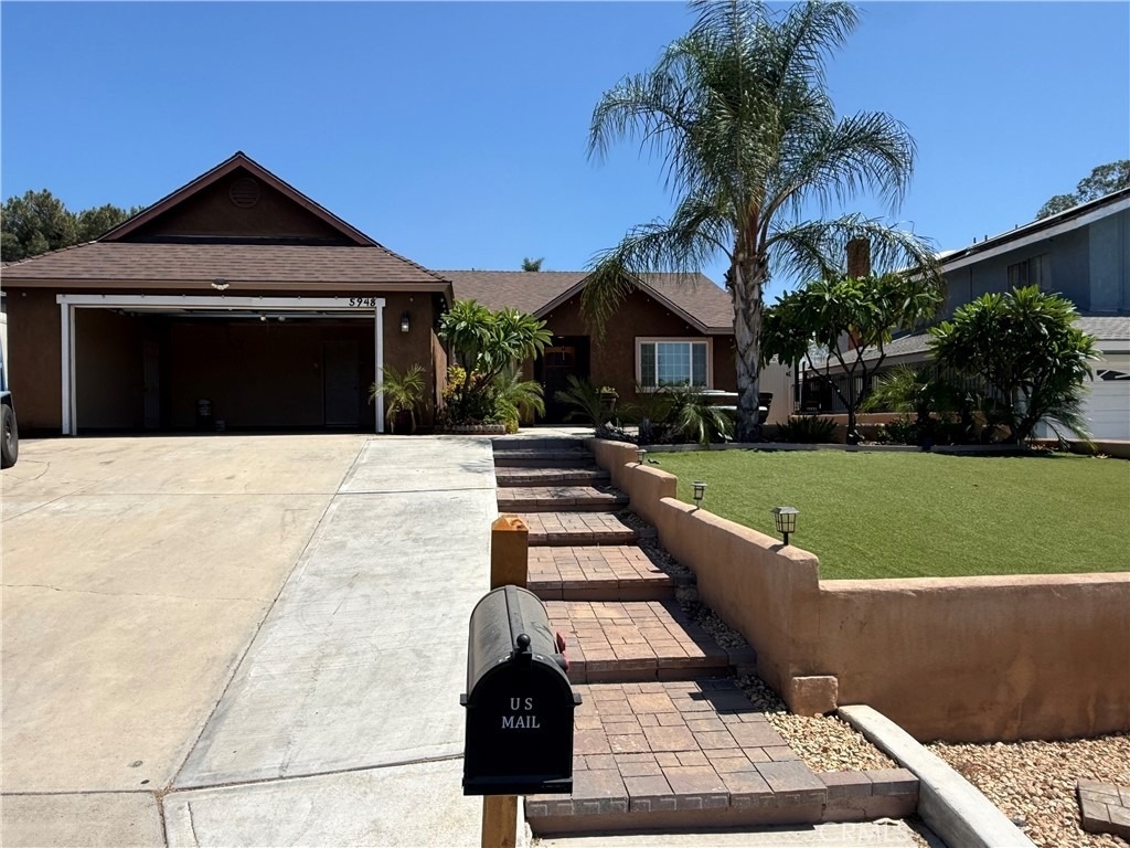 5948 Quiroz - Photo 1