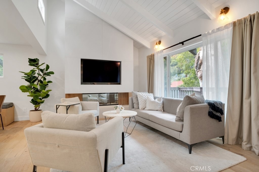 850 Country Club Drive - Photo 4