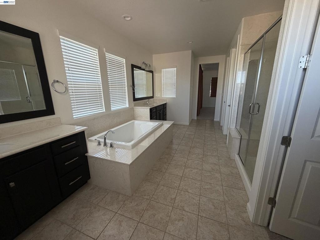 575 W Strauss Dr - Photo 4