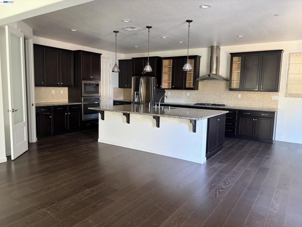 575 W Strauss Dr - Photo 1