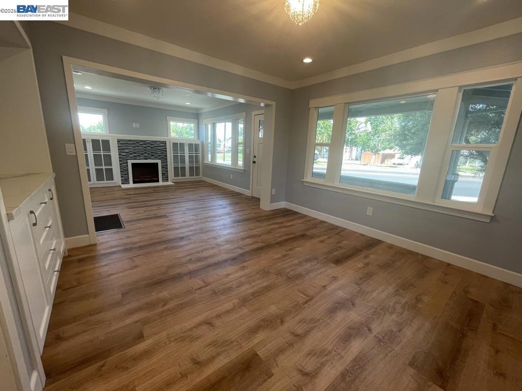 2593 East Ave - Photo 2