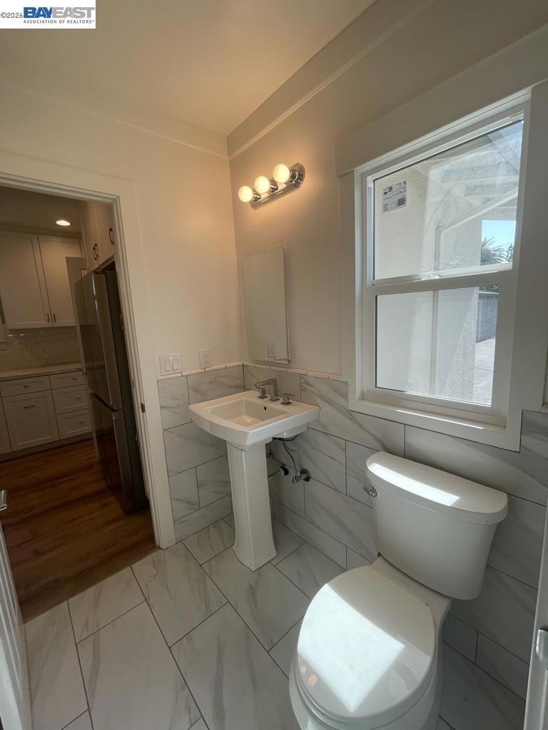 2593 East Ave - Photo 17