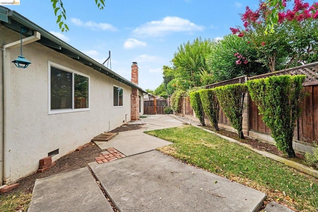 1359 Anza - Photo 2