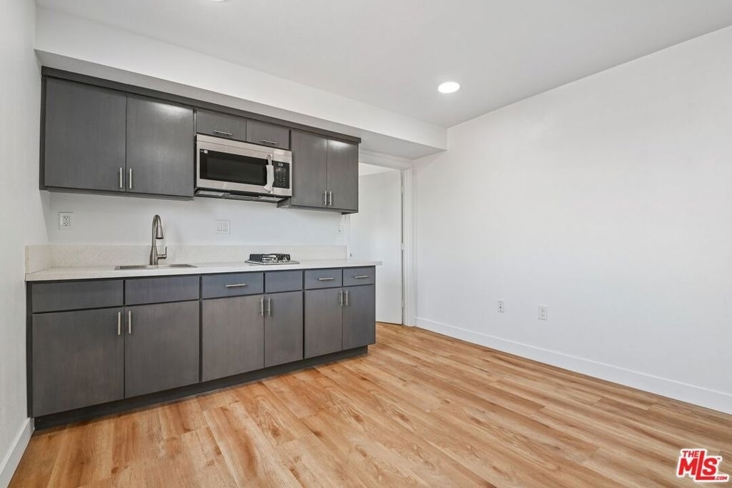 219 E 87th Street - Photo 21