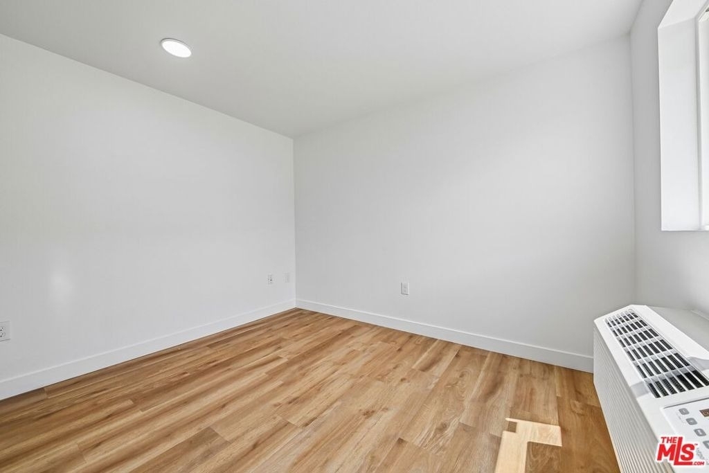 219 E 87th Street - Photo 14