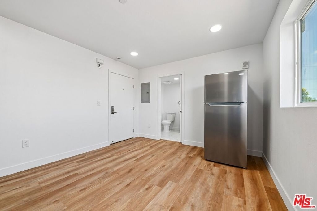 219 E 87th Street - Photo 22
