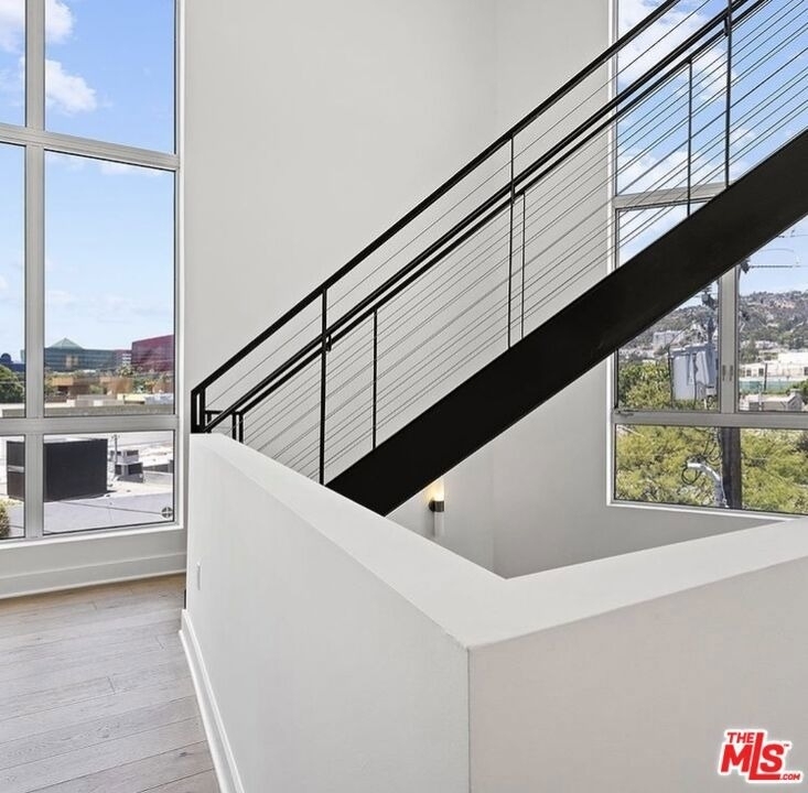 616 N Croft Avenue - Photo 5