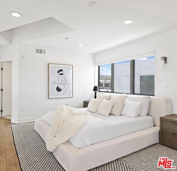 616 N Croft Avenue - Photo 9