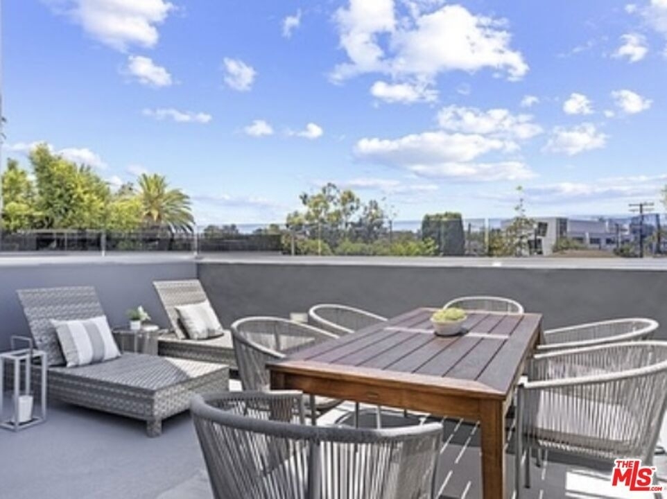 616 N Croft Avenue - Photo 4