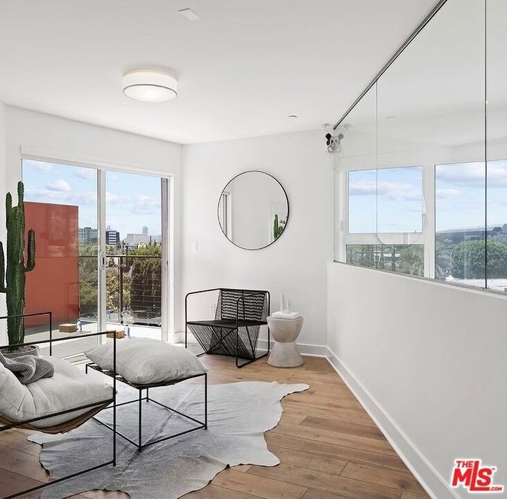 616 N Croft Avenue - Photo 10