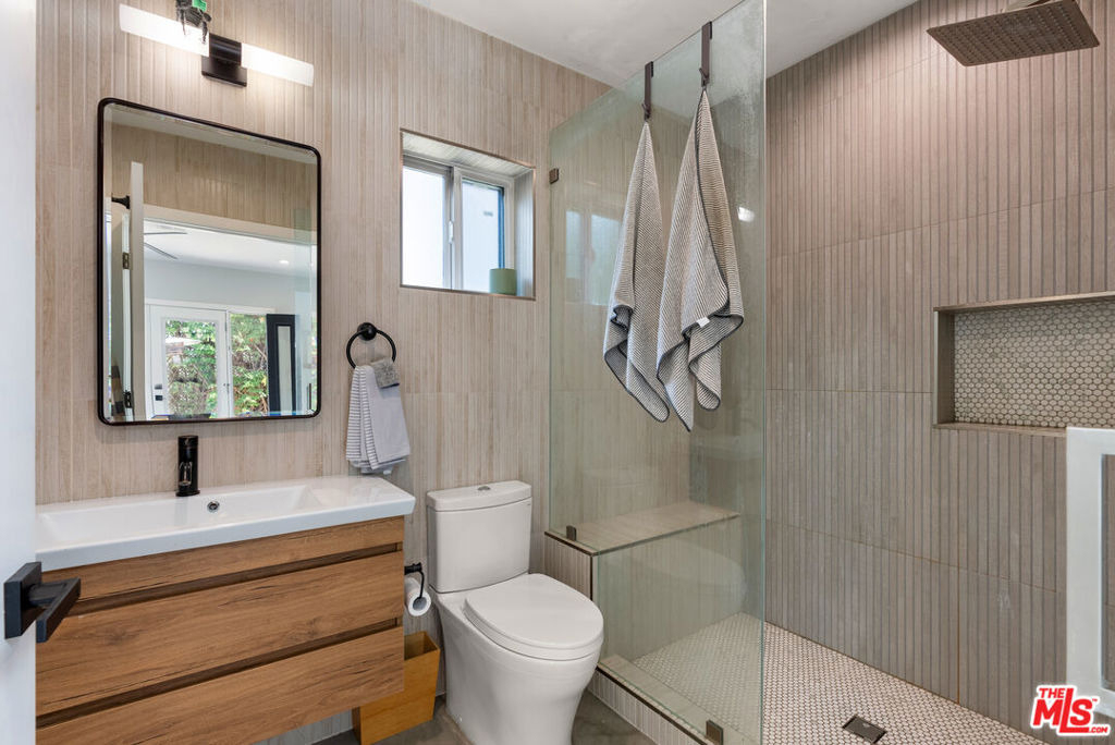 8102 Stewart Avenue - Photo 3