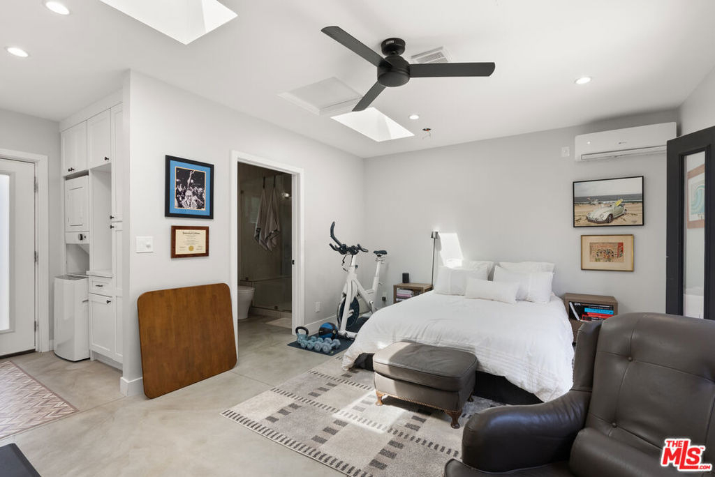 8102 Stewart Avenue - Photo 5