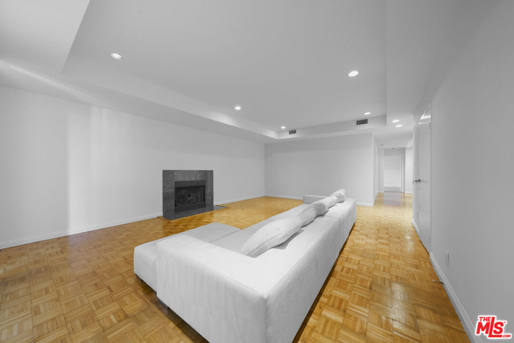 1601 N Fuller Avenue - Photo 7