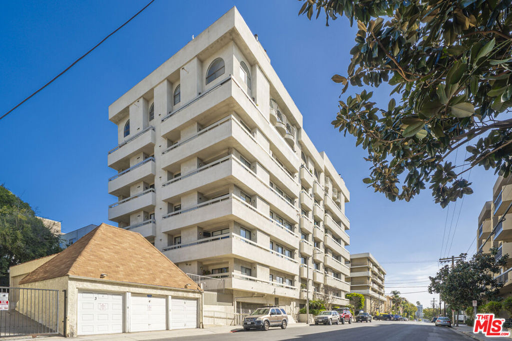 1601 N Fuller Avenue - Photo 4