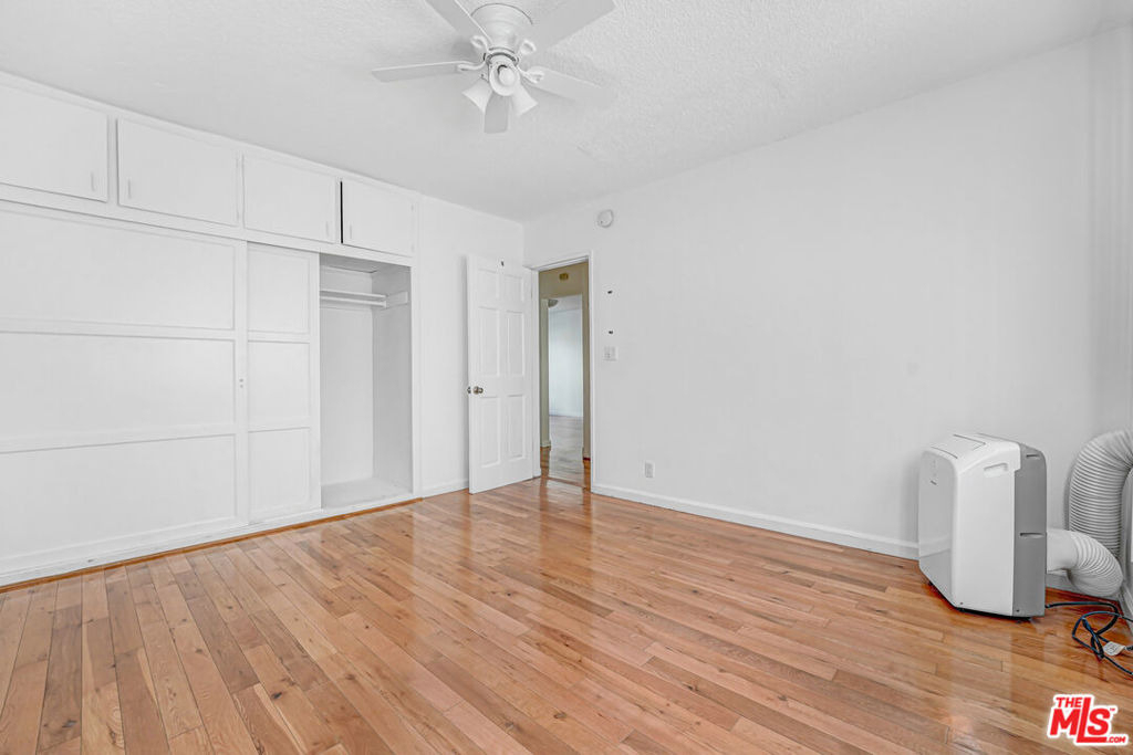 1427 N Martel Avenue - Photo 7