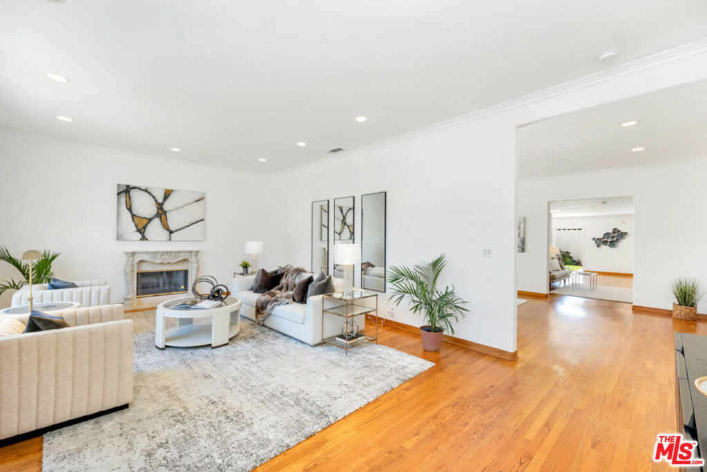 109 N Maple Drive - Photo 4