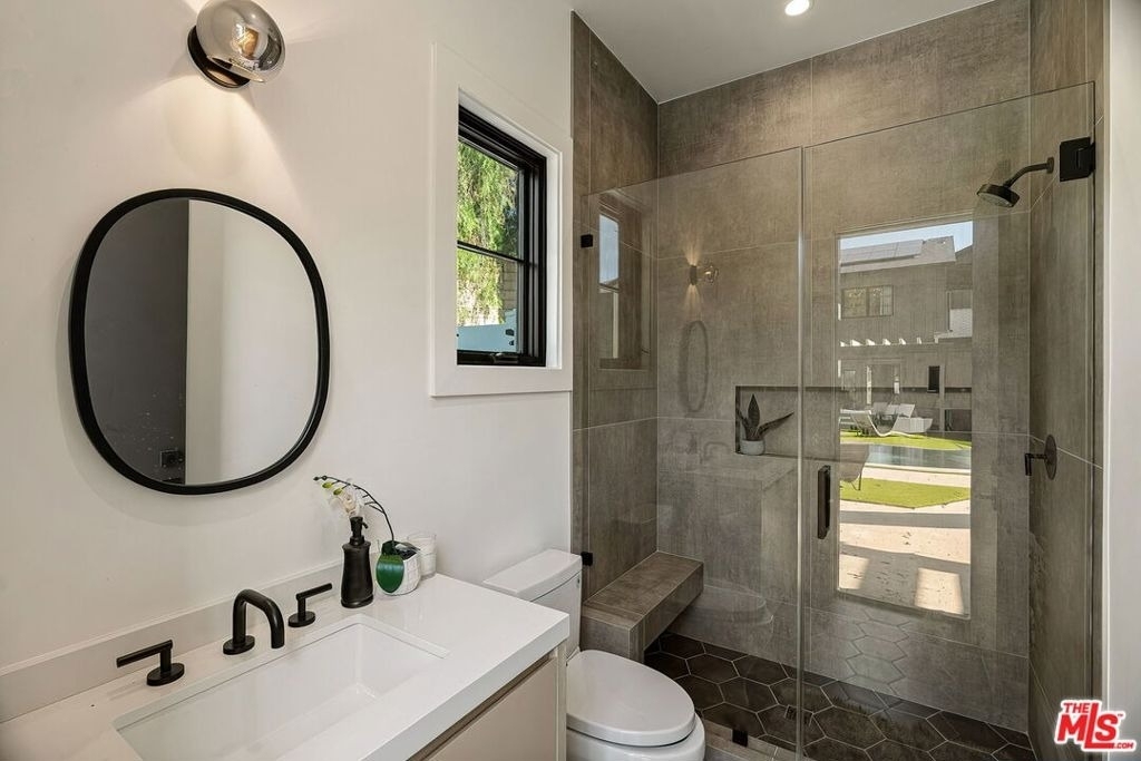5124 Calvin Avenue - Photo 33