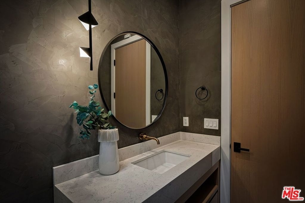 5124 Calvin Avenue - Photo 25