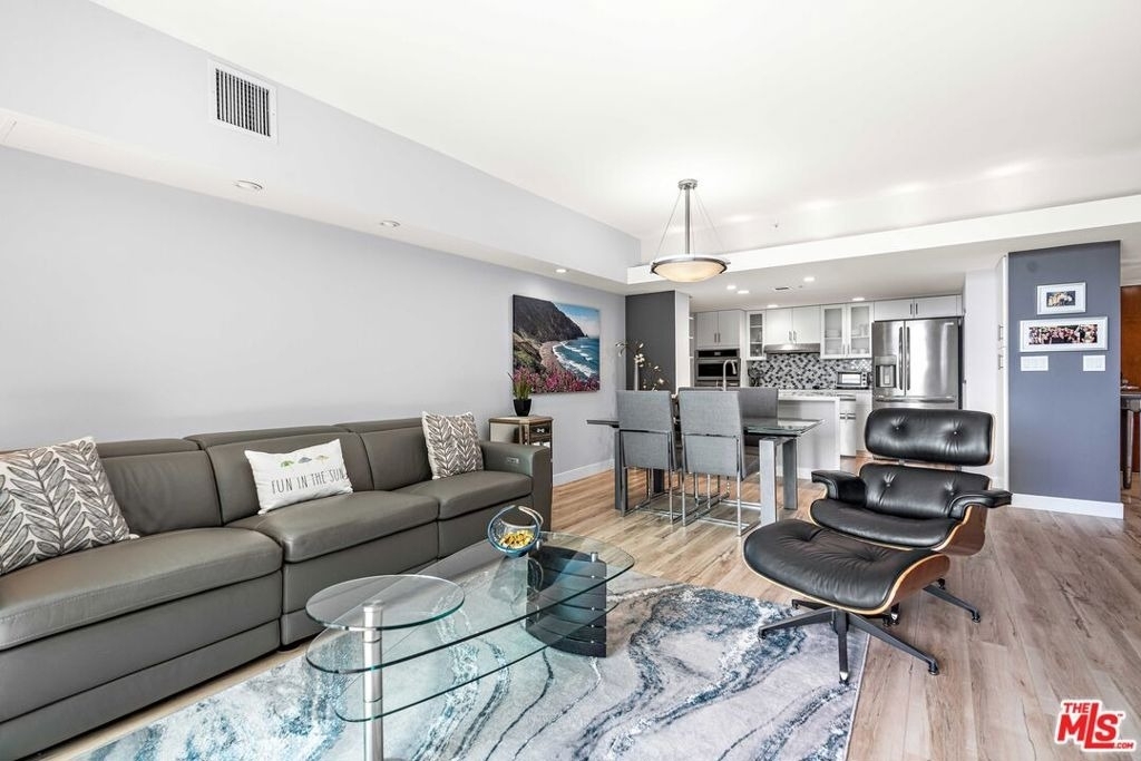 13700 Marina Pointe Drive - Photo 11