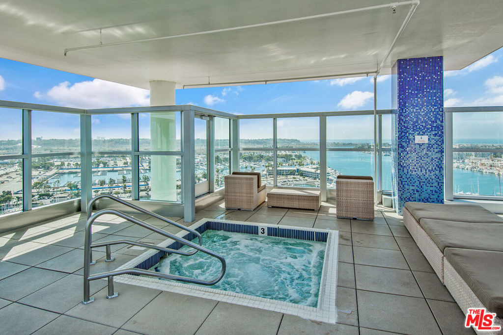 13700 Marina Pointe Drive - Photo 28