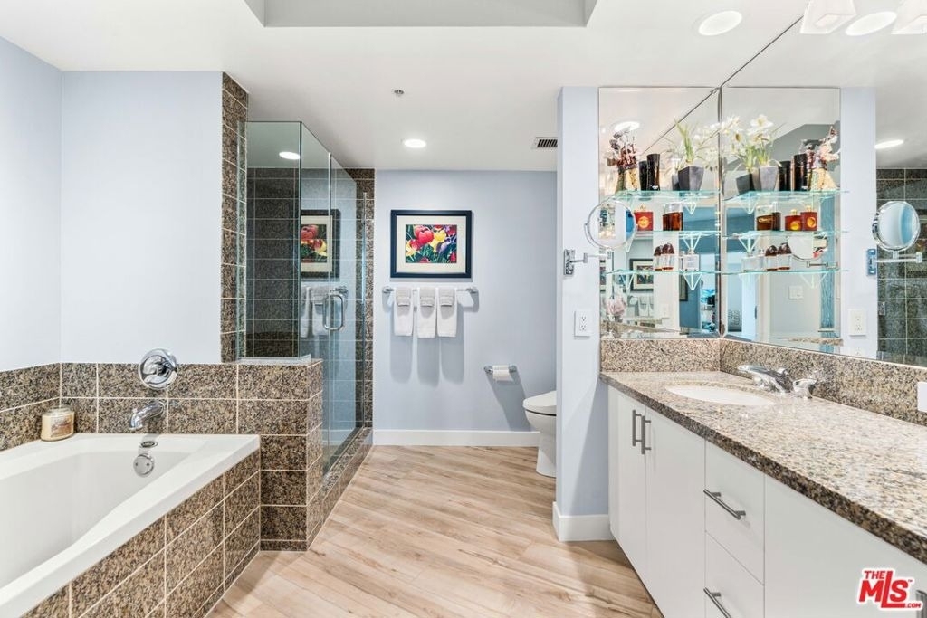 13700 Marina Pointe Drive - Photo 9