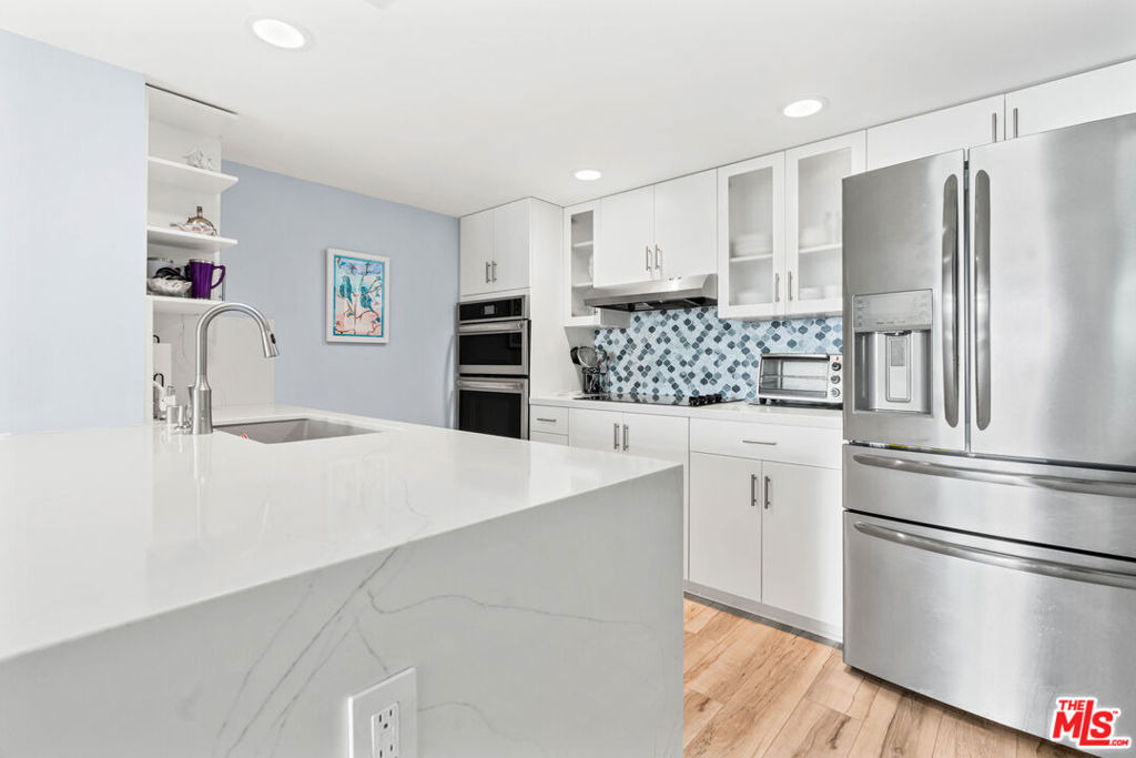 13700 Marina Pointe Drive - Photo 1