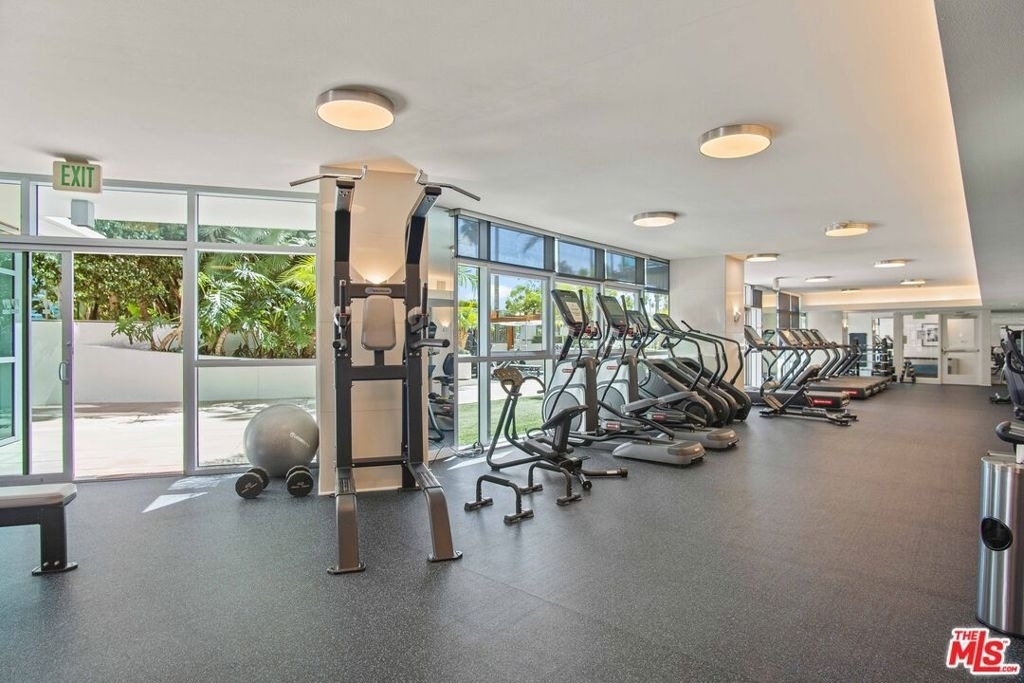 13700 Marina Pointe Drive - Photo 34