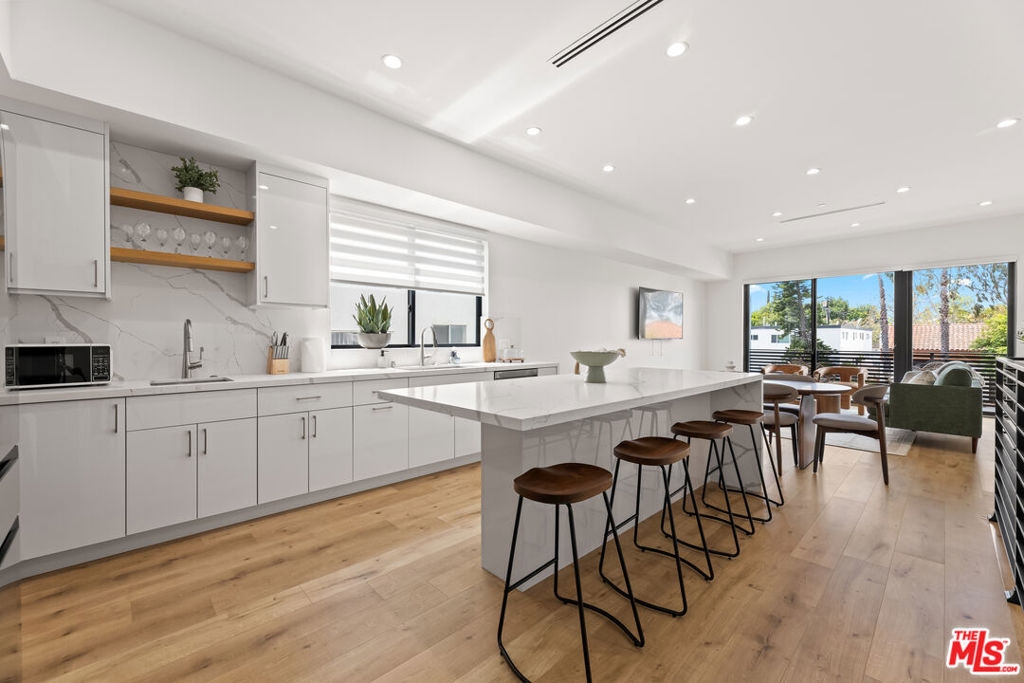 5118 Laurel Canyon - Photo 1