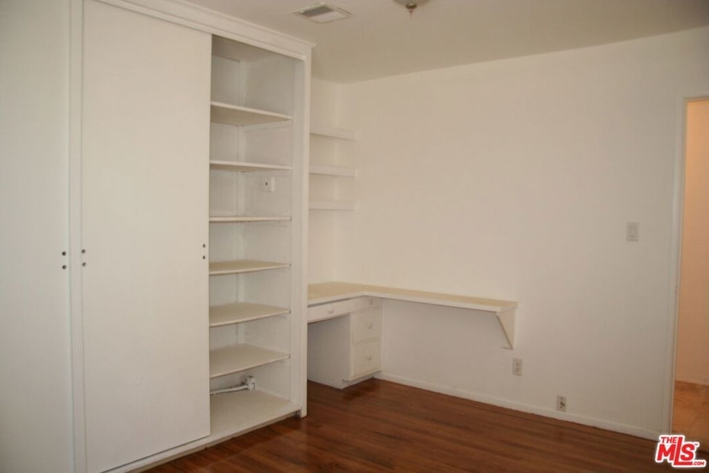 9814 Baden Avenue - Photo 4
