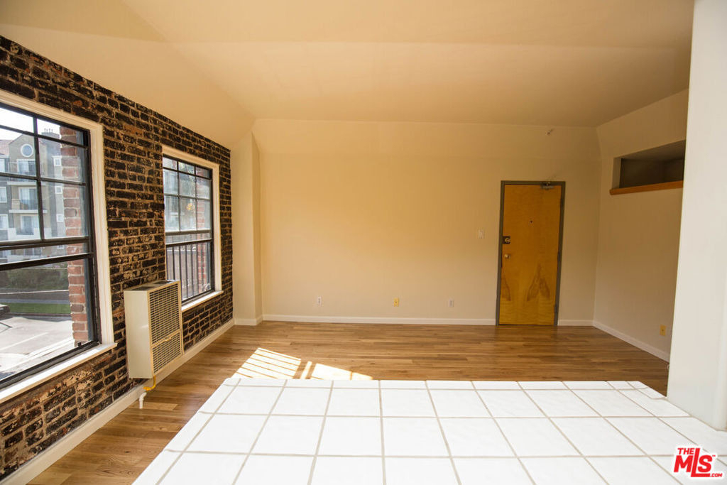 361 S Detroit Street - Photo 2