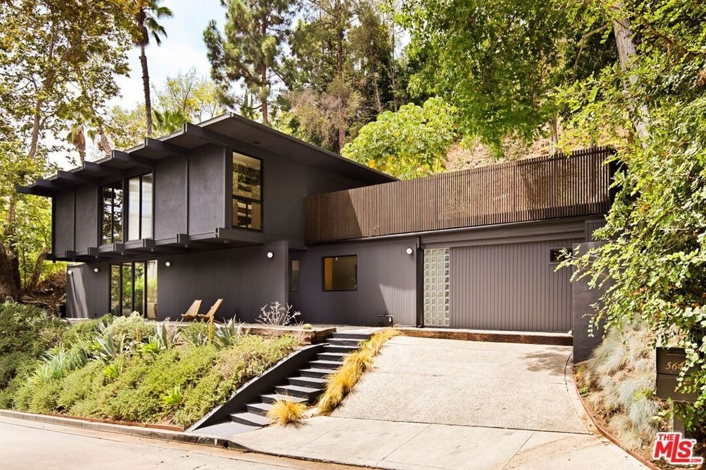 5649 Valley Oak Drive - Photo 1