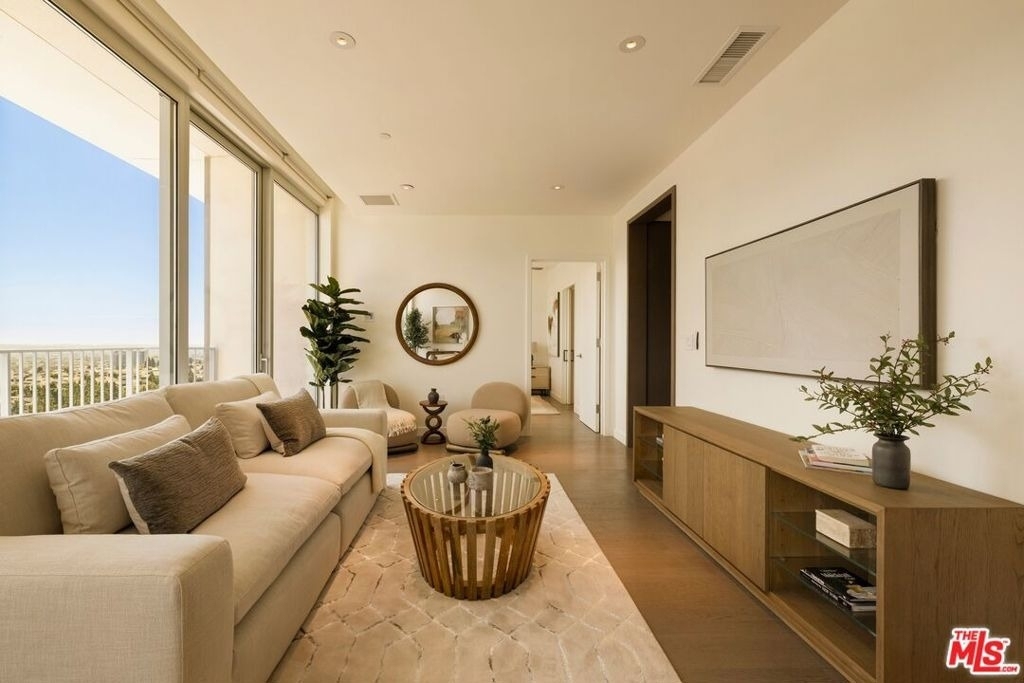2025 Avenue Of The Stars - Photo 1