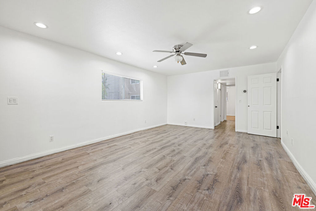 10757 Hortense Street - Photo 10