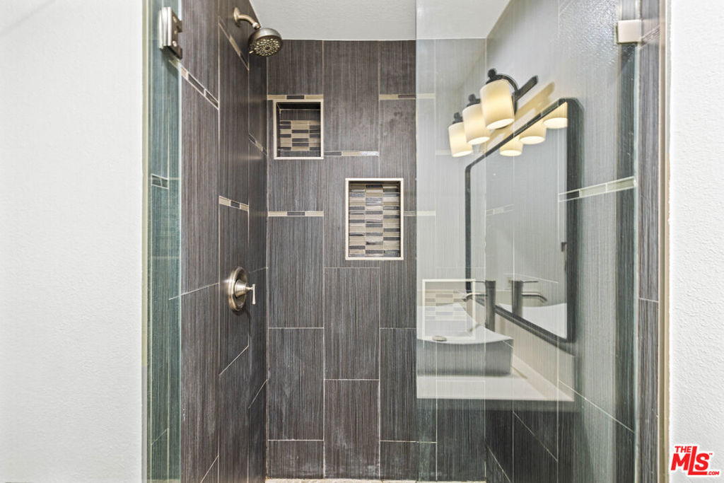 10757 Hortense Street - Photo 21