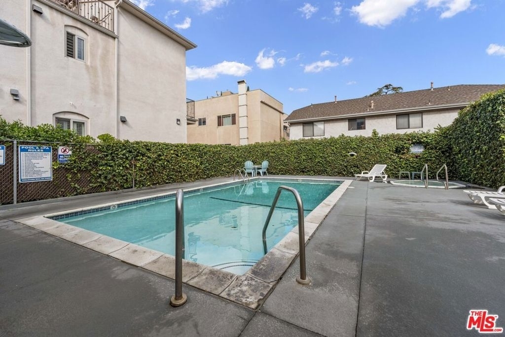 10757 Hortense Street - Photo 22