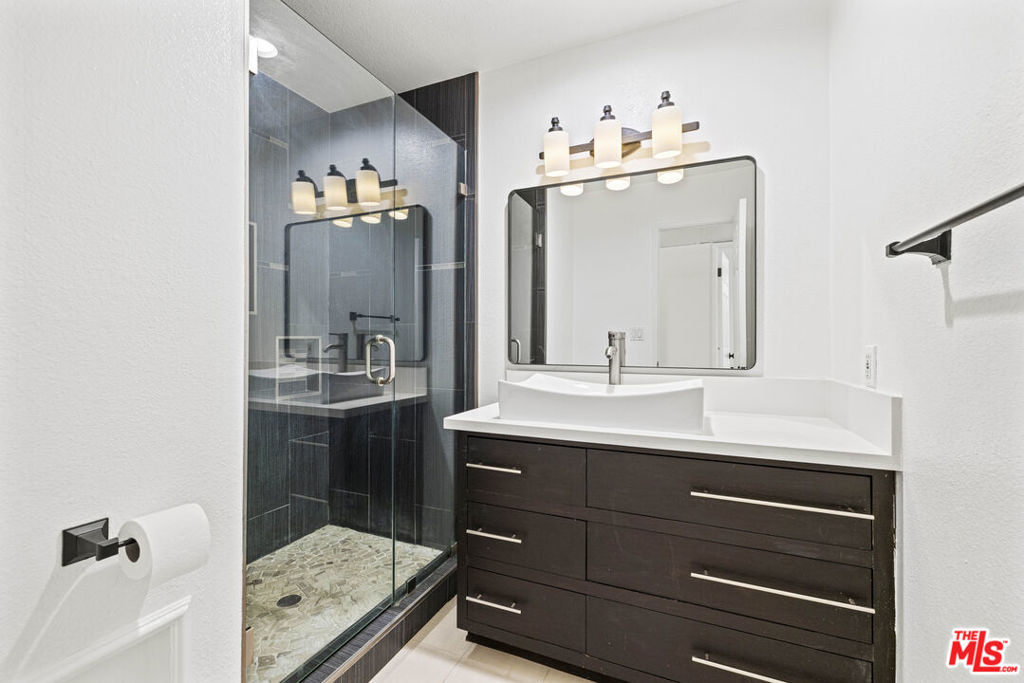 10757 Hortense Street - Photo 20
