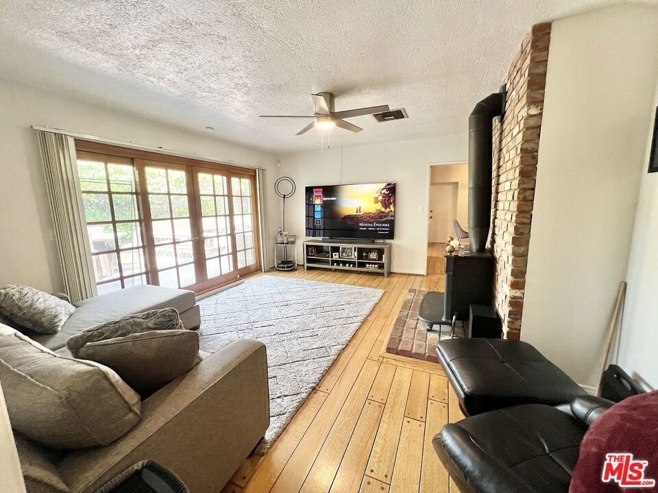 22839 Oxnard Street - Photo 21