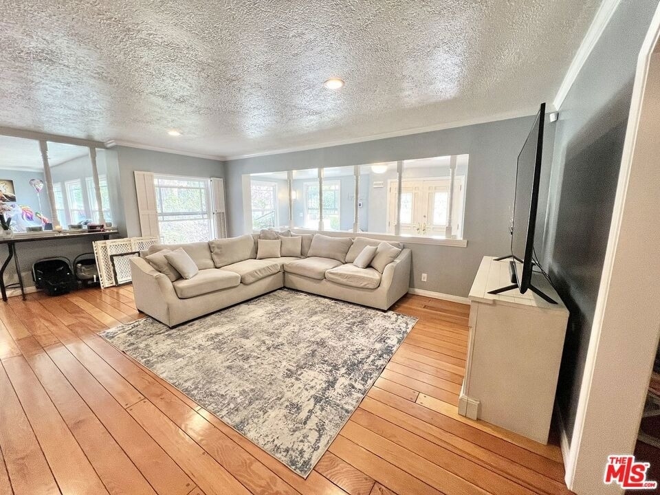 22839 Oxnard Street - Photo 12