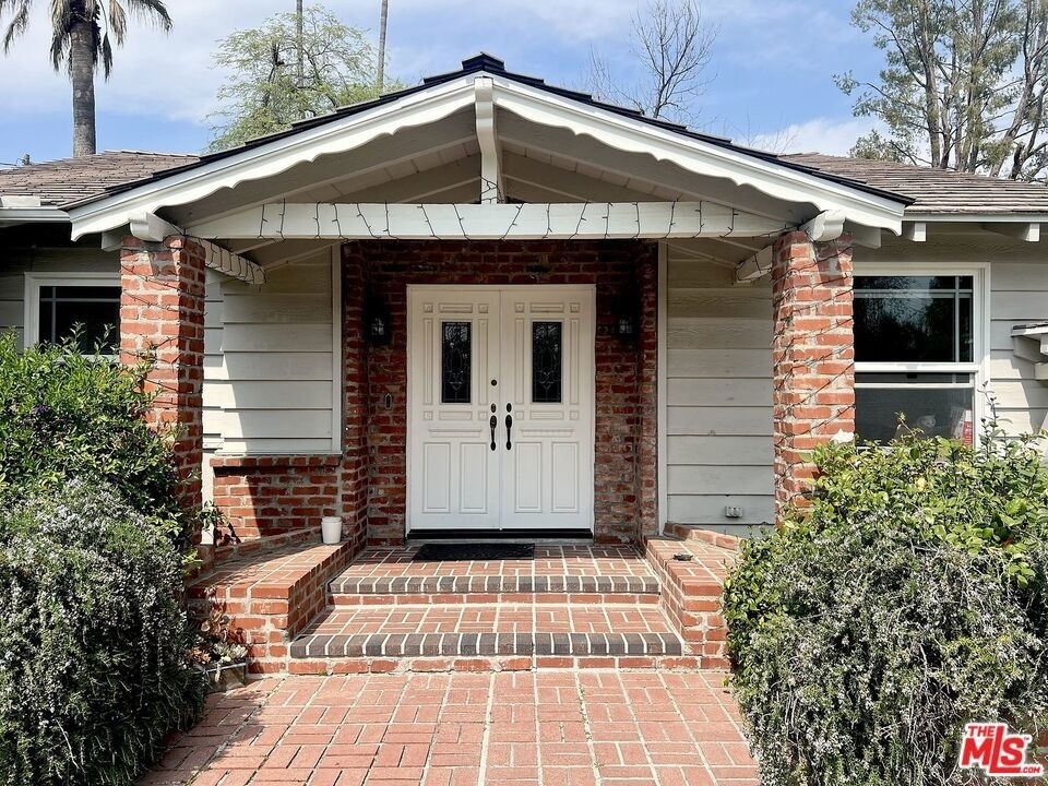 22839 Oxnard Street - Photo 7