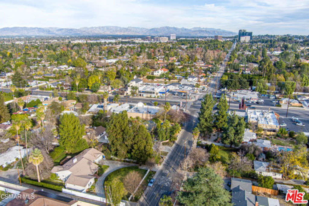 22839 Oxnard Street - Photo 5