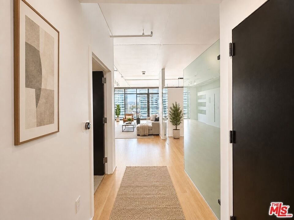 1100 S Hope Street - Photo 2