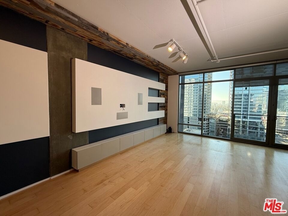 1100 S Hope Street - Photo 7