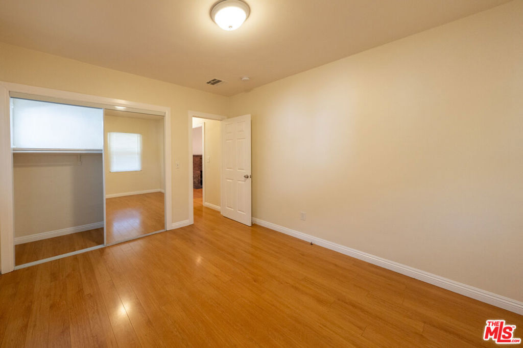 361 W Wilson Avenue - Photo 15